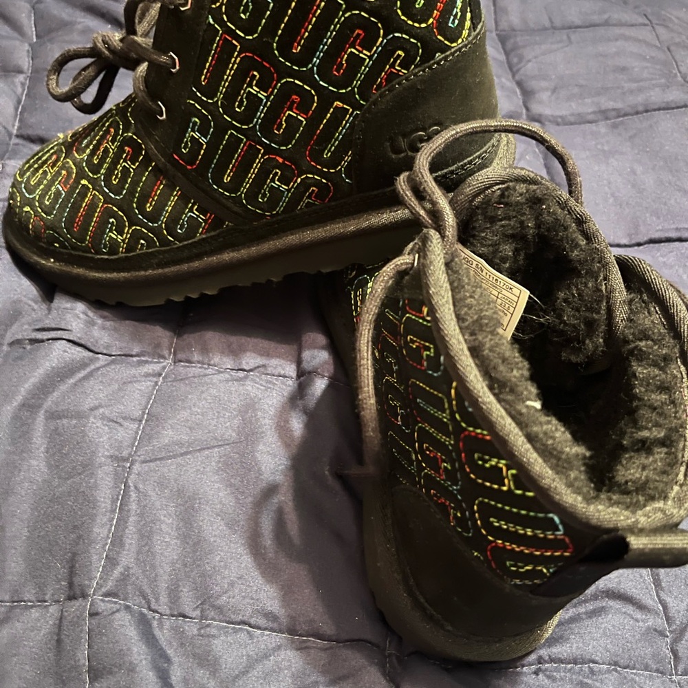 UGG Neumel II Graphic Stitch boot